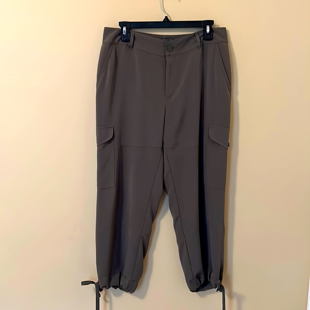 Chaps Denim Cropped Pants Size 8 Olive Green. Gathered Mid-Calf.